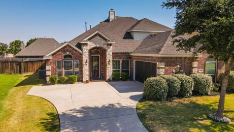 2720 Columbus Grand Prairie TX 75054