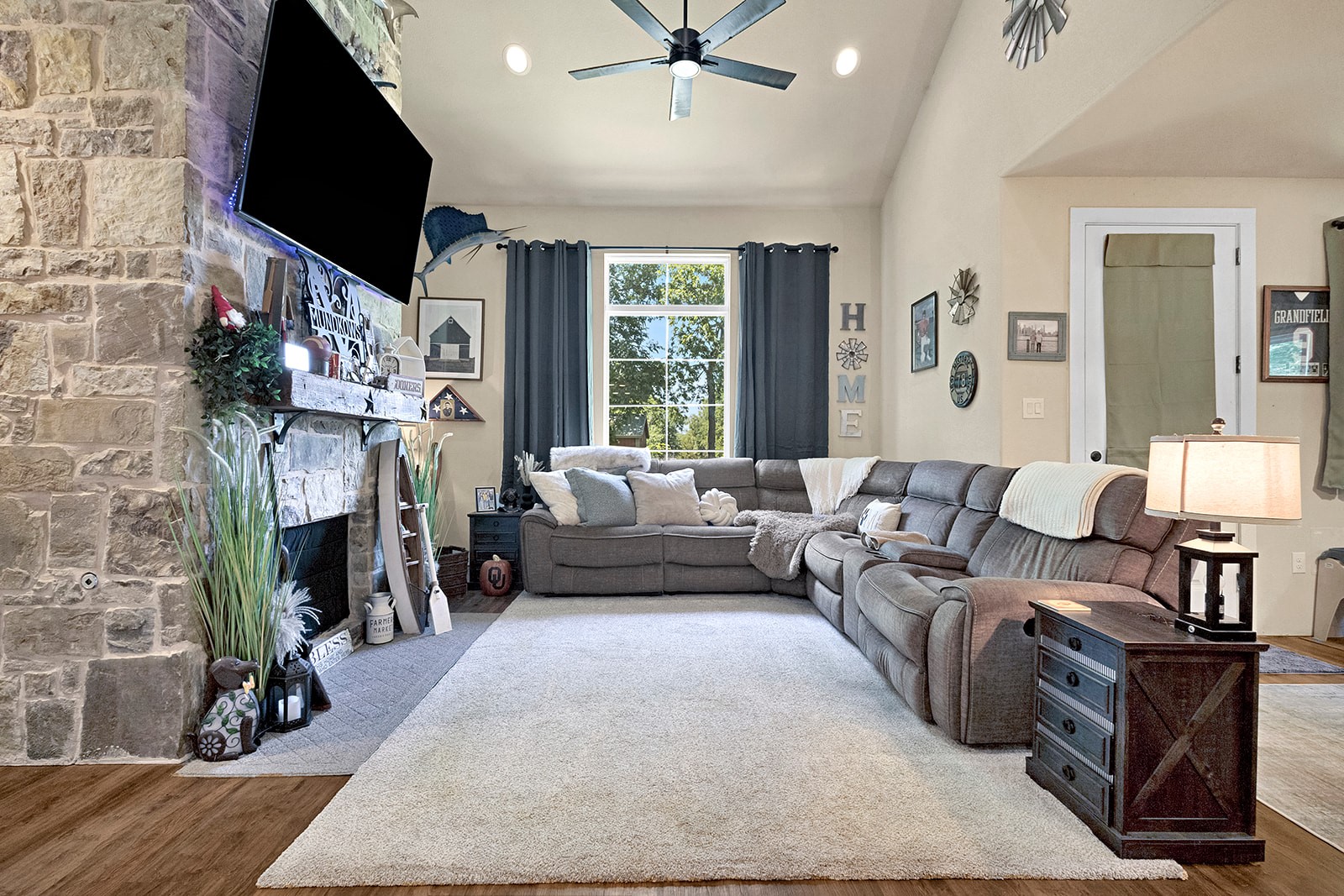 540 E Main Street Pilot Point TX 76258