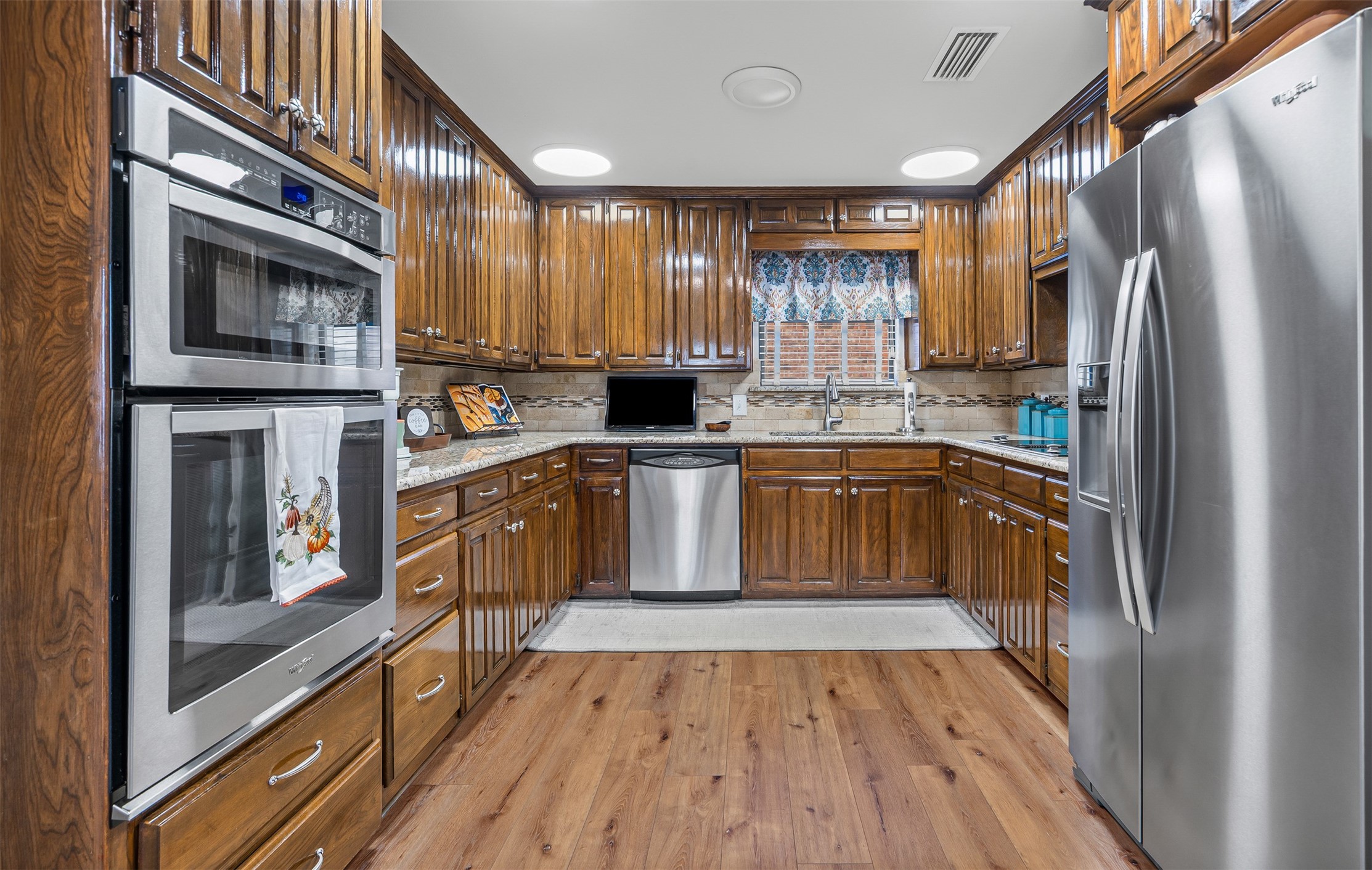 32 One Main Place Benbrook TX 76126
