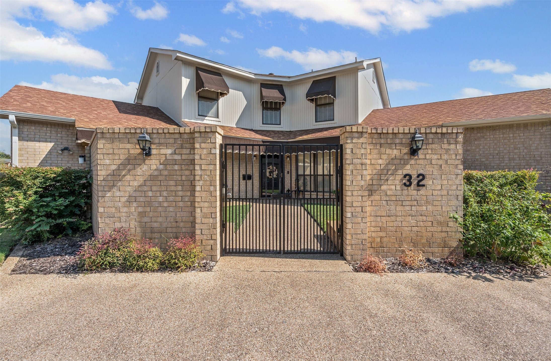 32 One Main Place Benbrook TX 76126