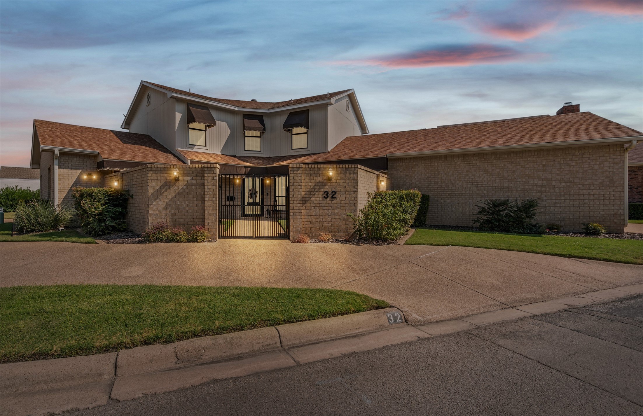 32 One Main Place Benbrook TX 76126