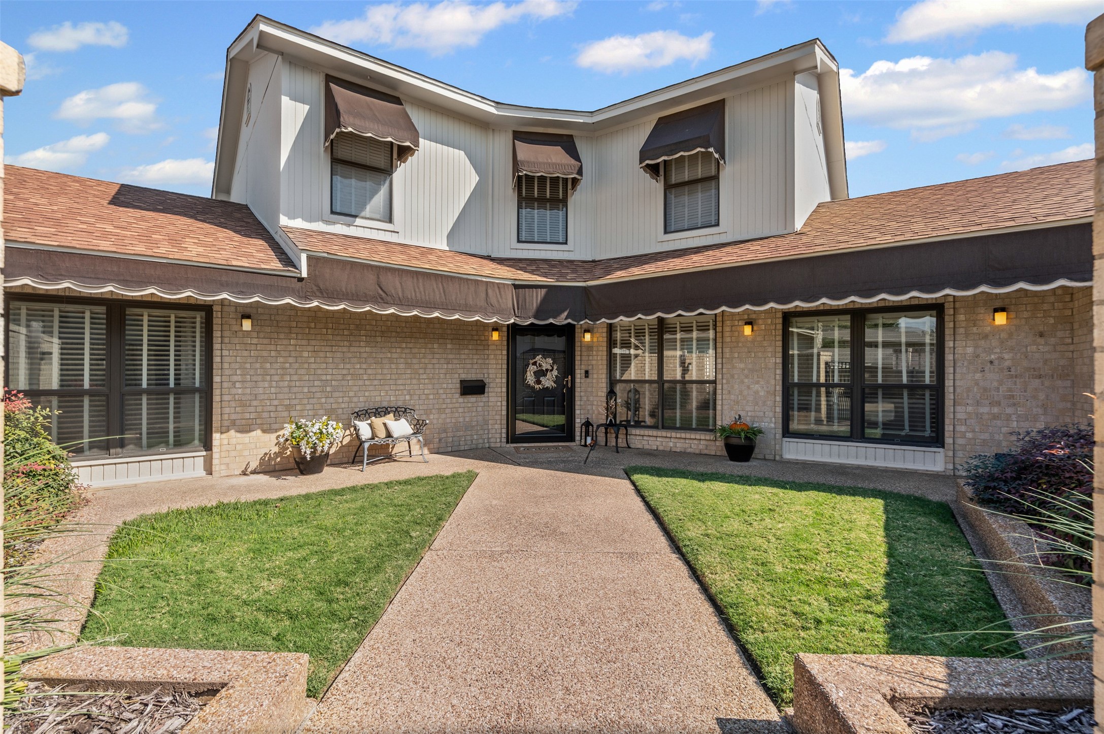 32 One Main Place Benbrook TX 76126