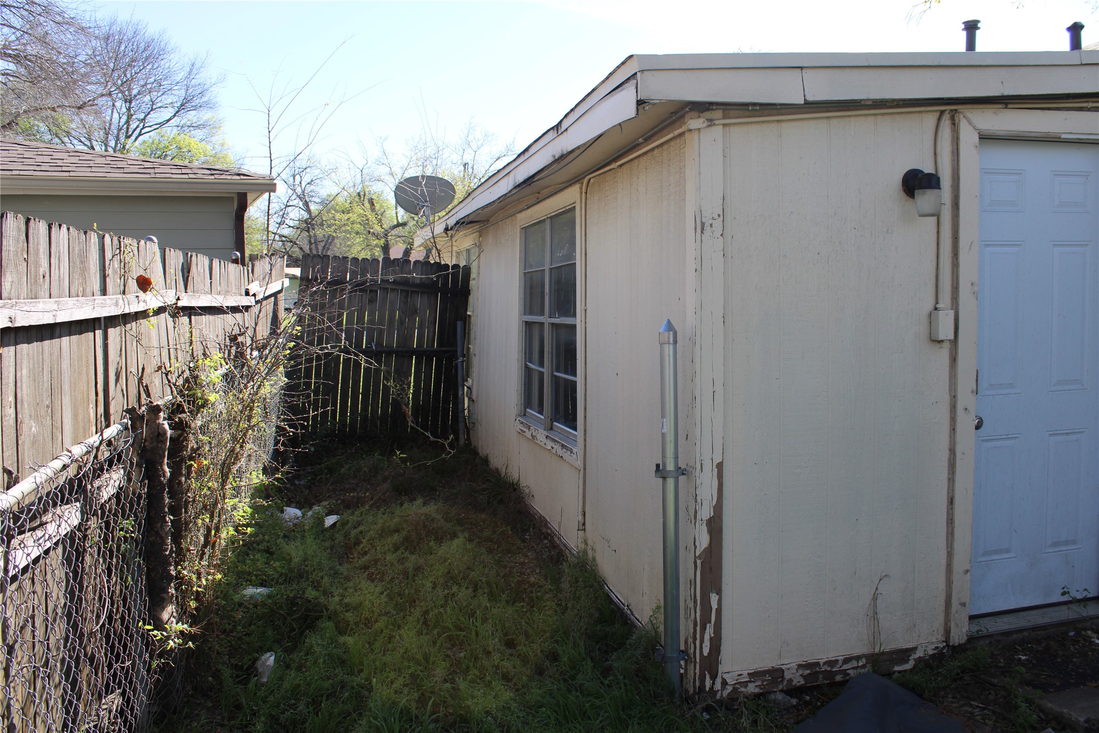 453 S Redford Lane White Settlement TX 76108