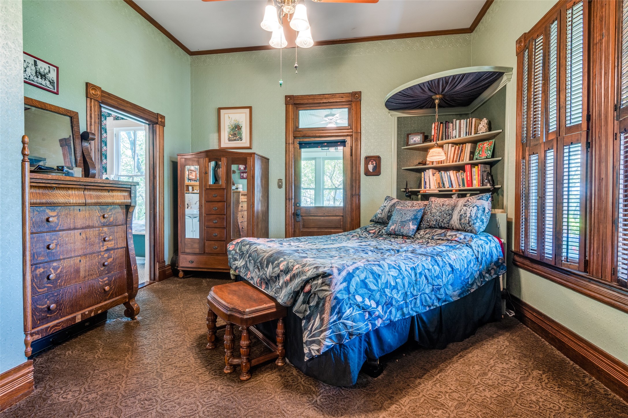 1112 W Jefferson Street Waxahachie TX 75165