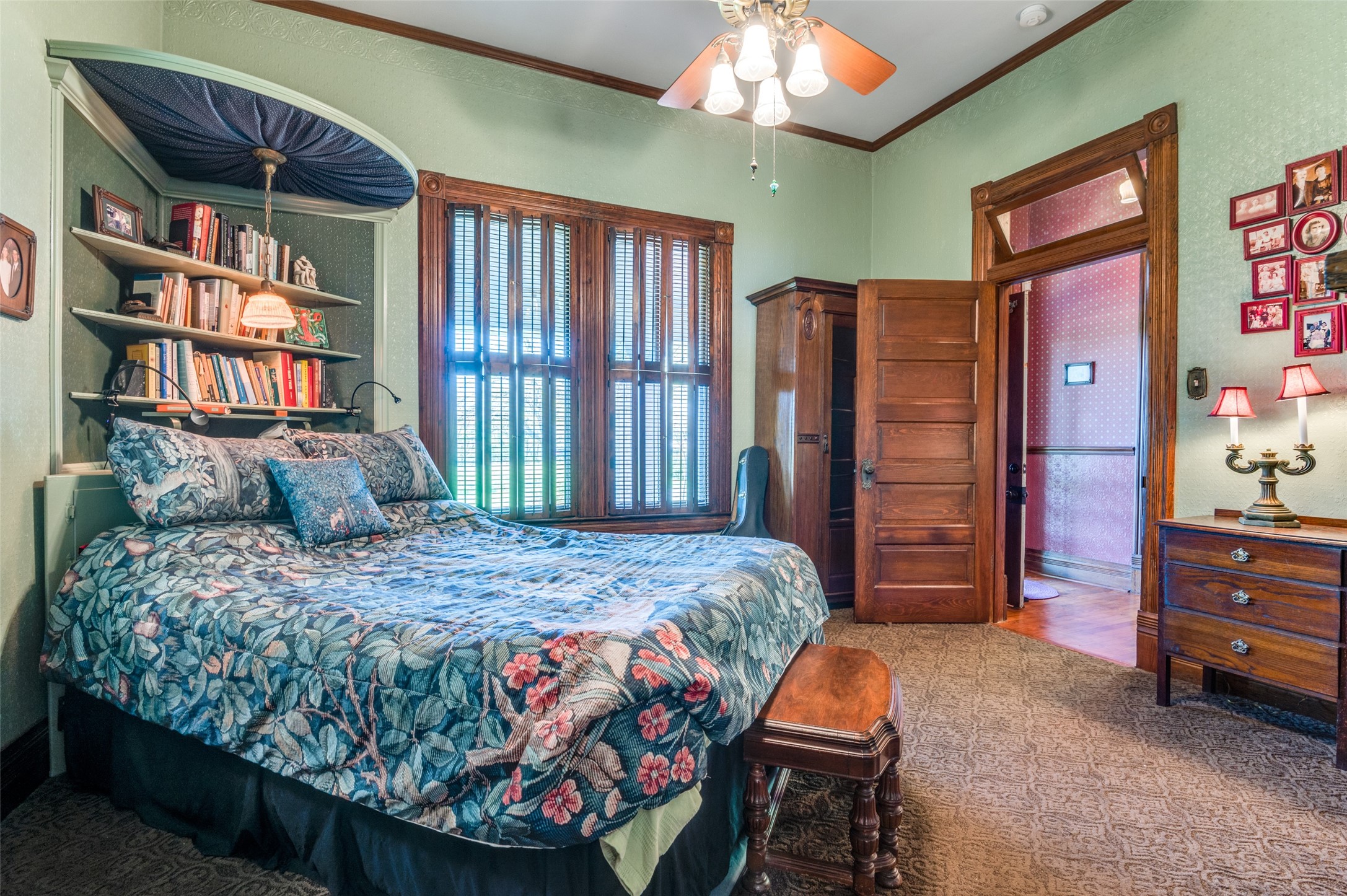 1112 W Jefferson Street Waxahachie TX 75165