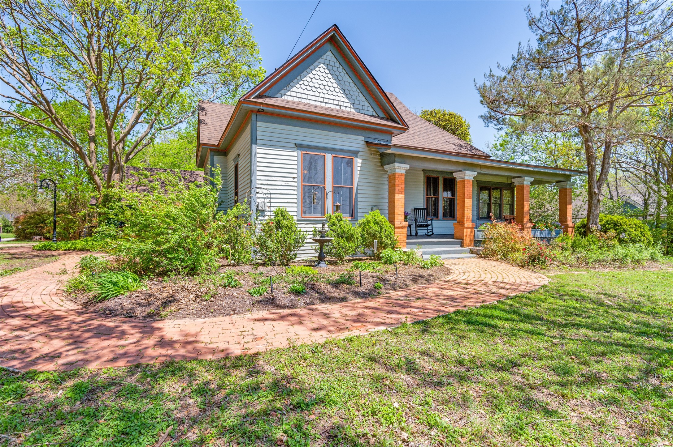1112 W Jefferson Street Waxahachie TX 75165