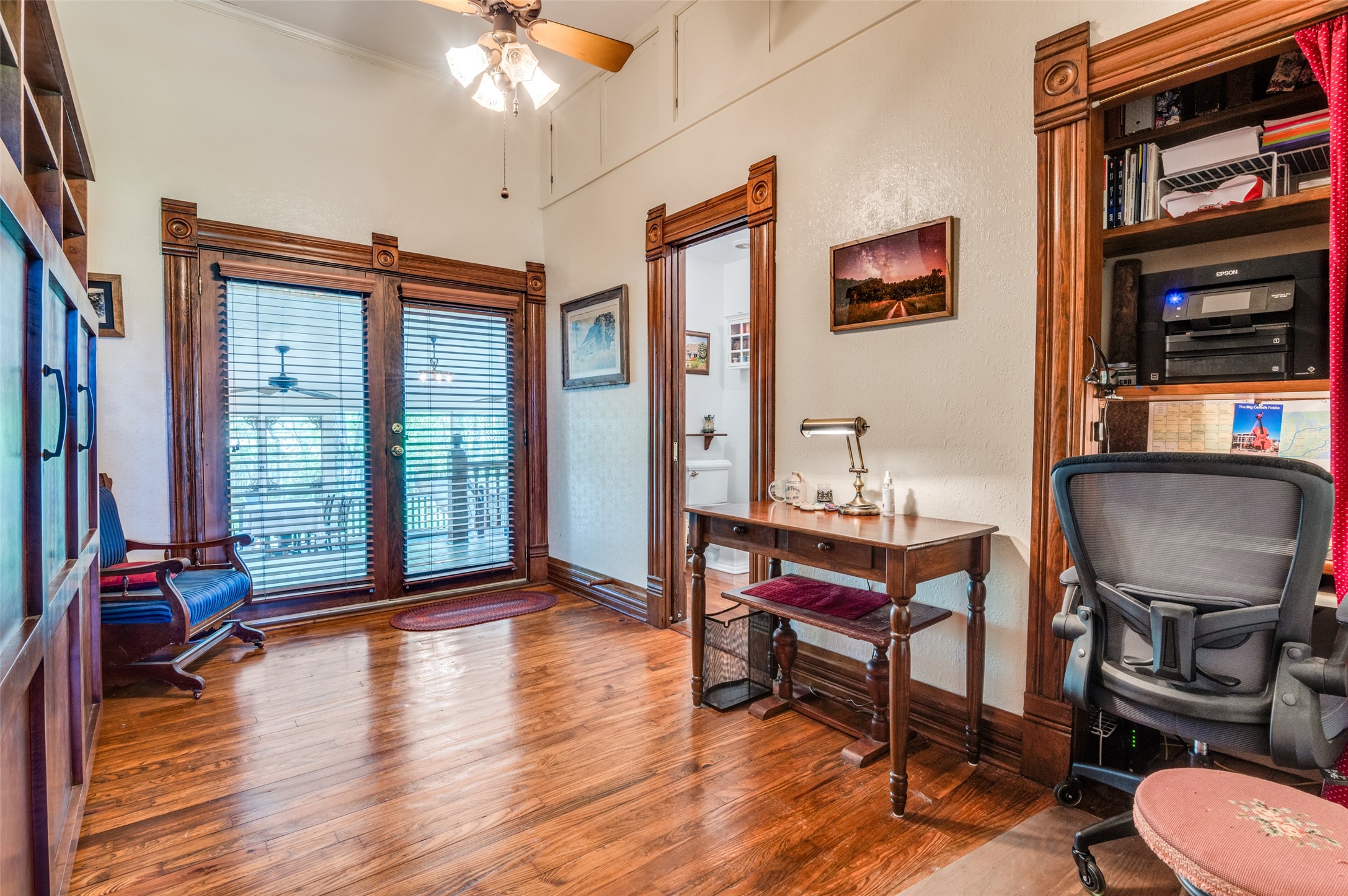 1112 W Jefferson Street Waxahachie TX 75165
