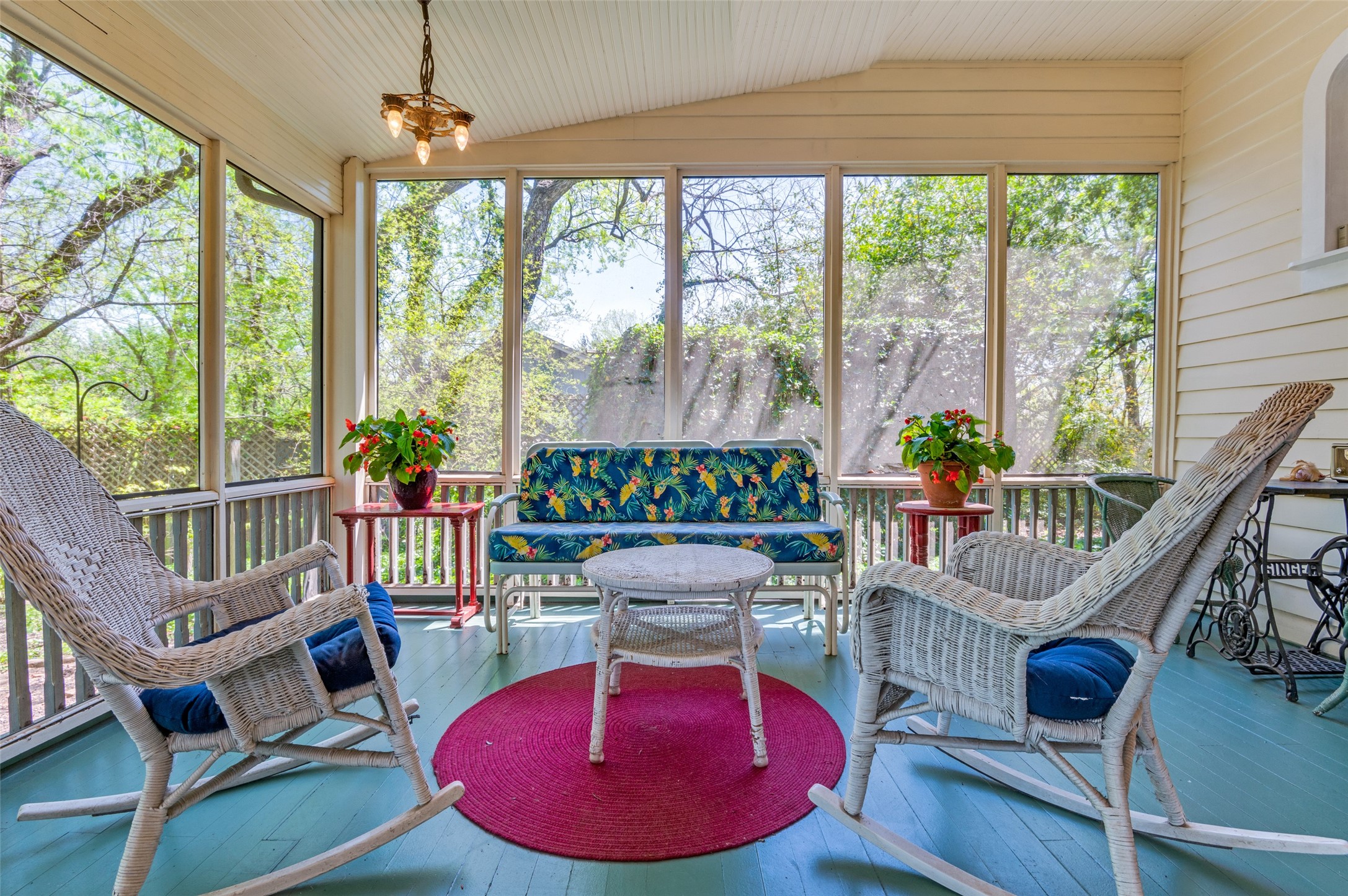 1112 W Jefferson Street Waxahachie TX 75165
