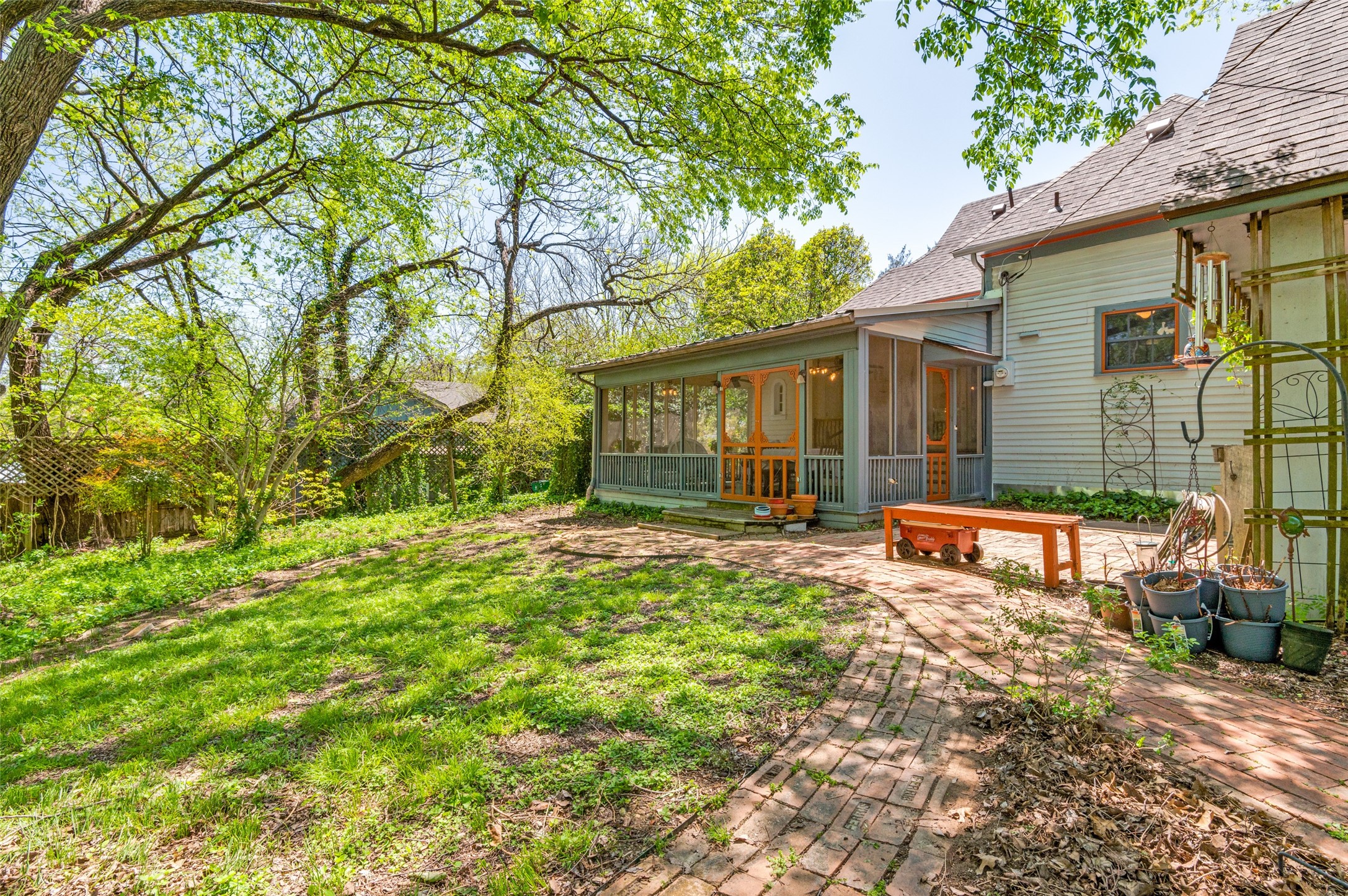 1112 W Jefferson Street Waxahachie TX 75165