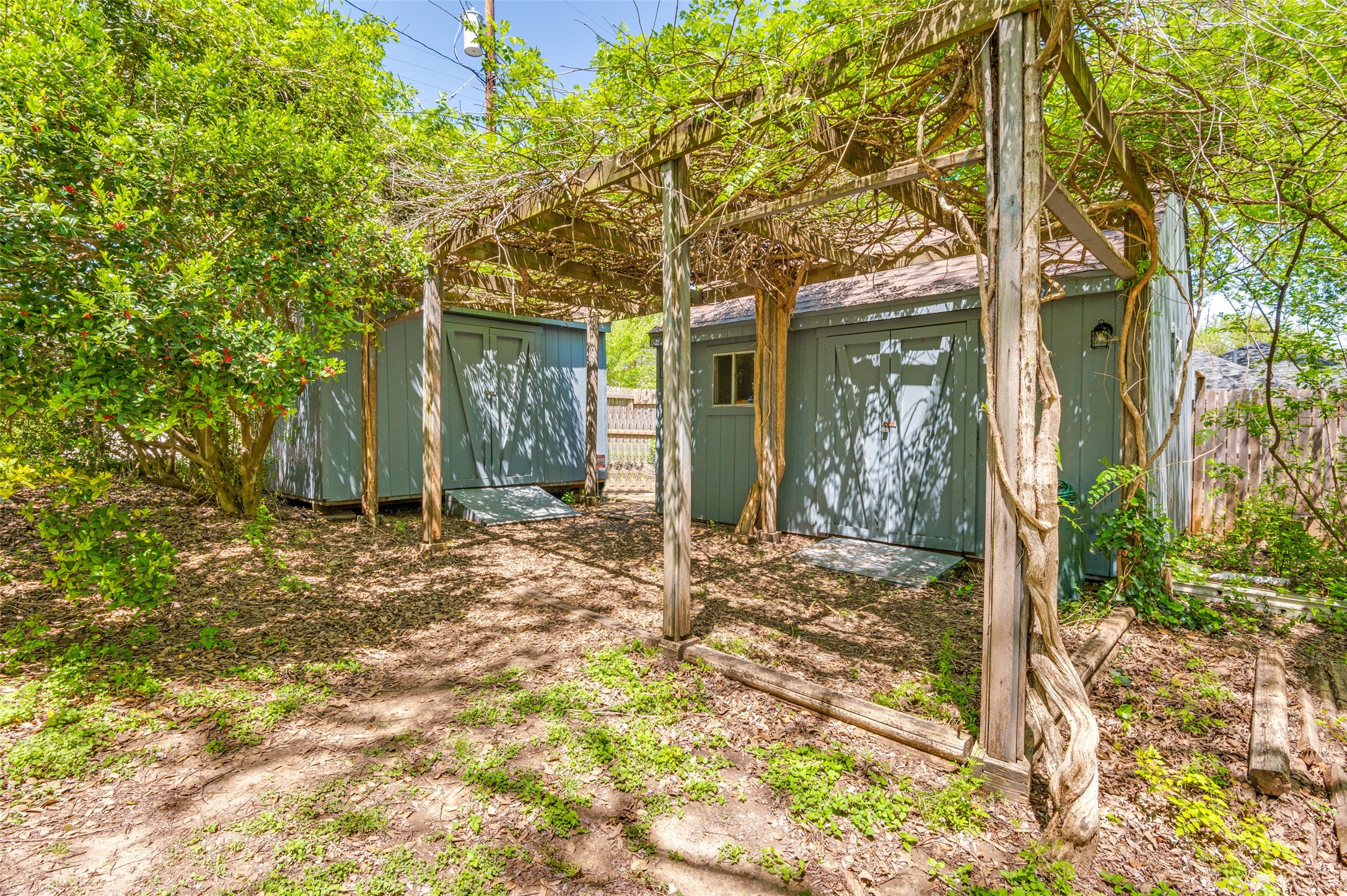 1112 W Jefferson Street Waxahachie TX 75165
