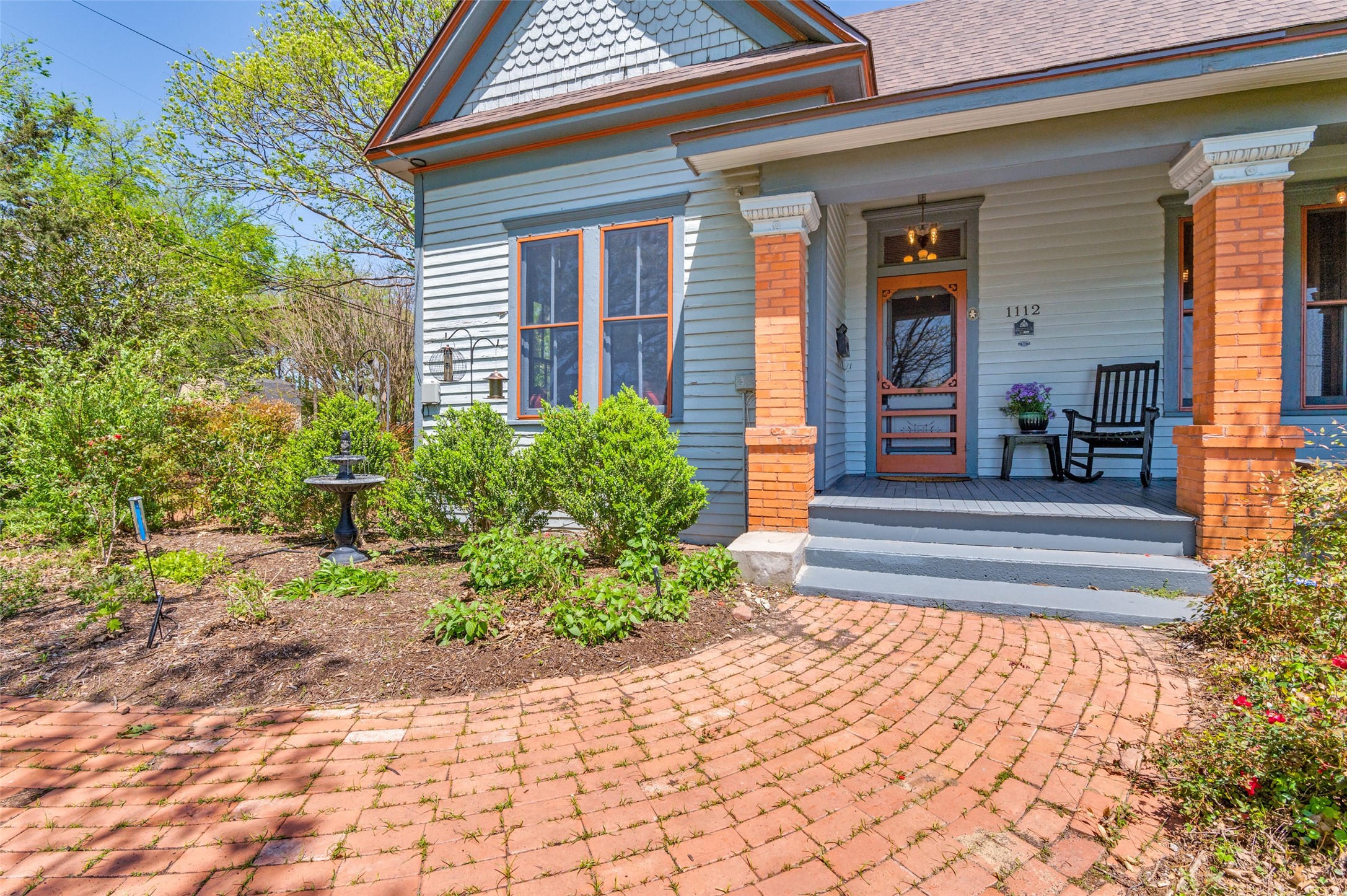 1112 W Jefferson Street Waxahachie TX 75165