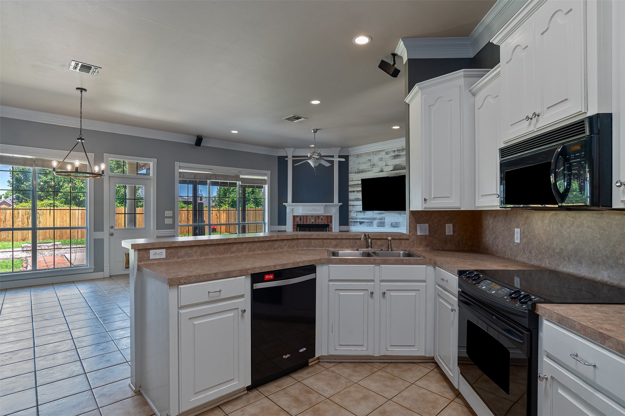 6213 Hollyhock Lane Bossier City LA 71112