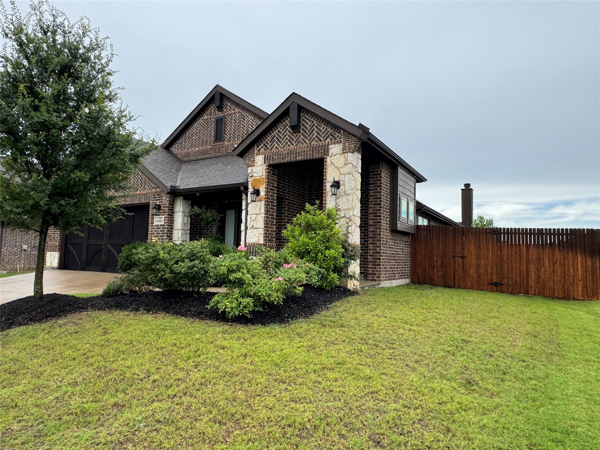 1913 Maplewood Drive Glenn Heights TX 75154