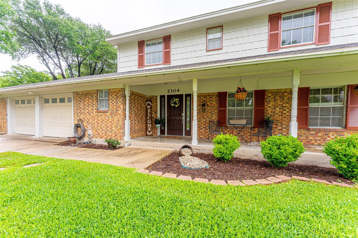 2304 Louise Lane Ennis TX 75119
