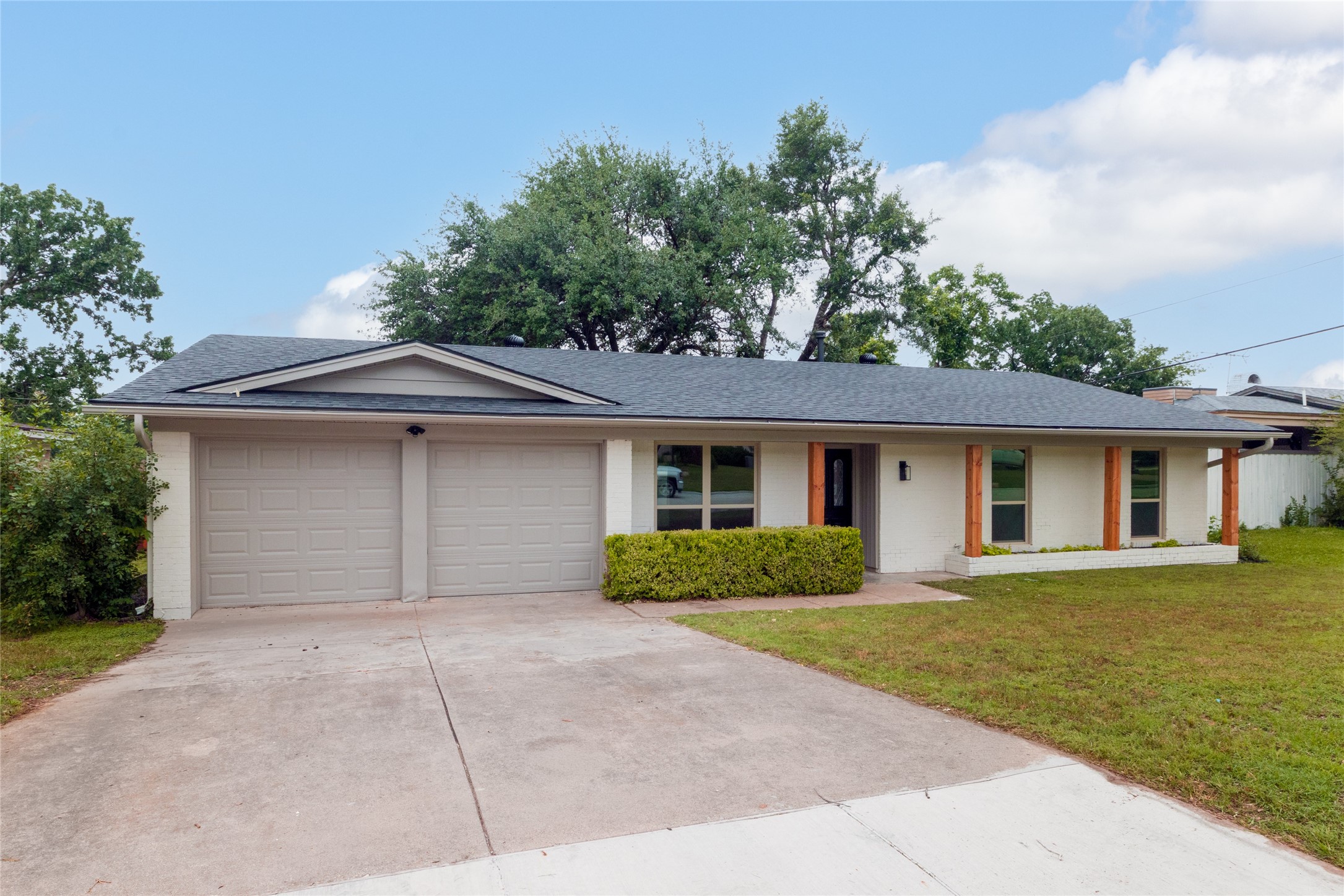 2004 York Drive Edgecliff Village TX 76134