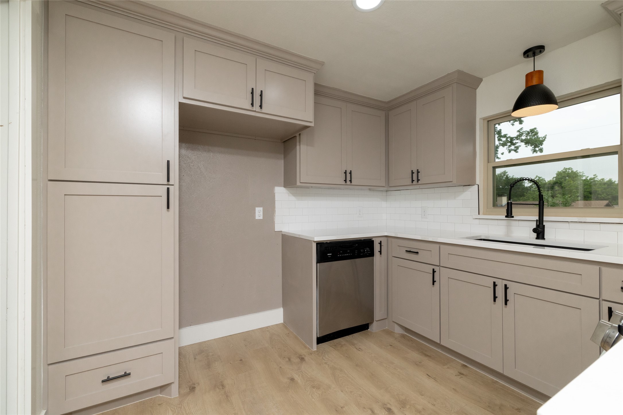 2004 York Drive Edgecliff Village TX 76134
