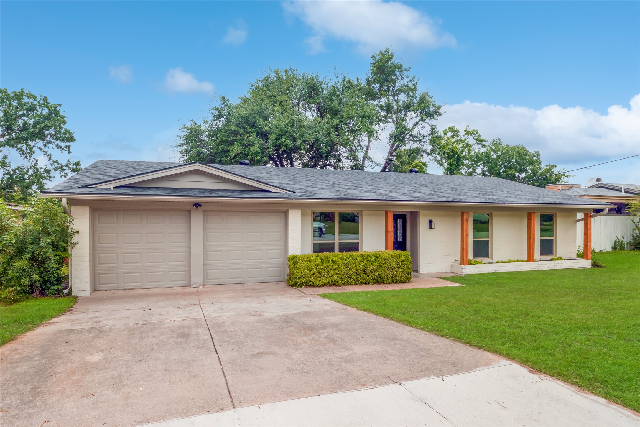 2004 York Drive Edgecliff Village TX 76134