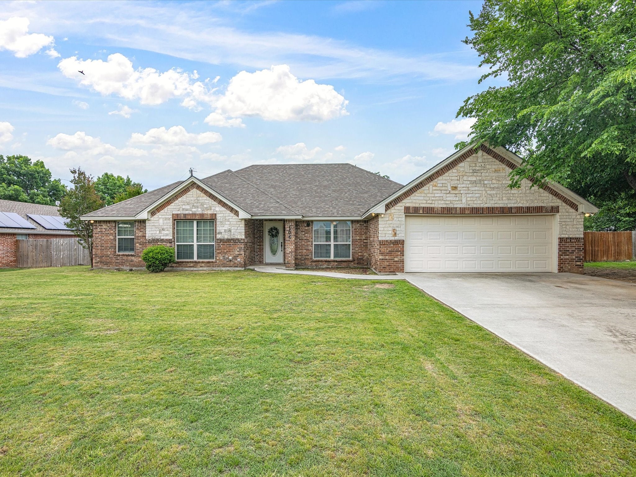 104 Ashley Street Alvord TX 76225