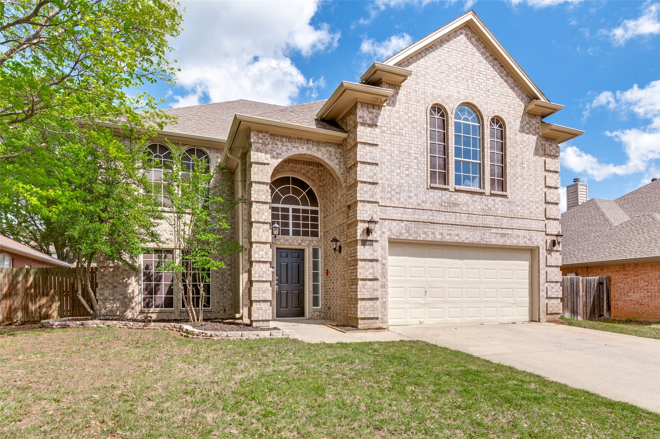6215 Kingswood Drive Arlington TX 76001
