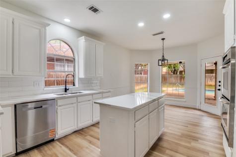 6215 Kingswood Drive Arlington TX 76001