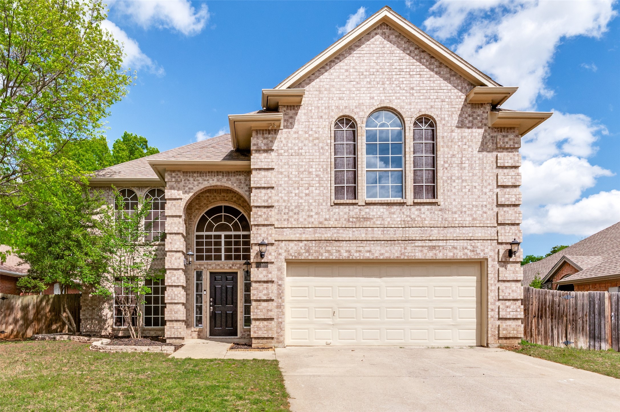 6215 Kingswood Drive Arlington TX 76001