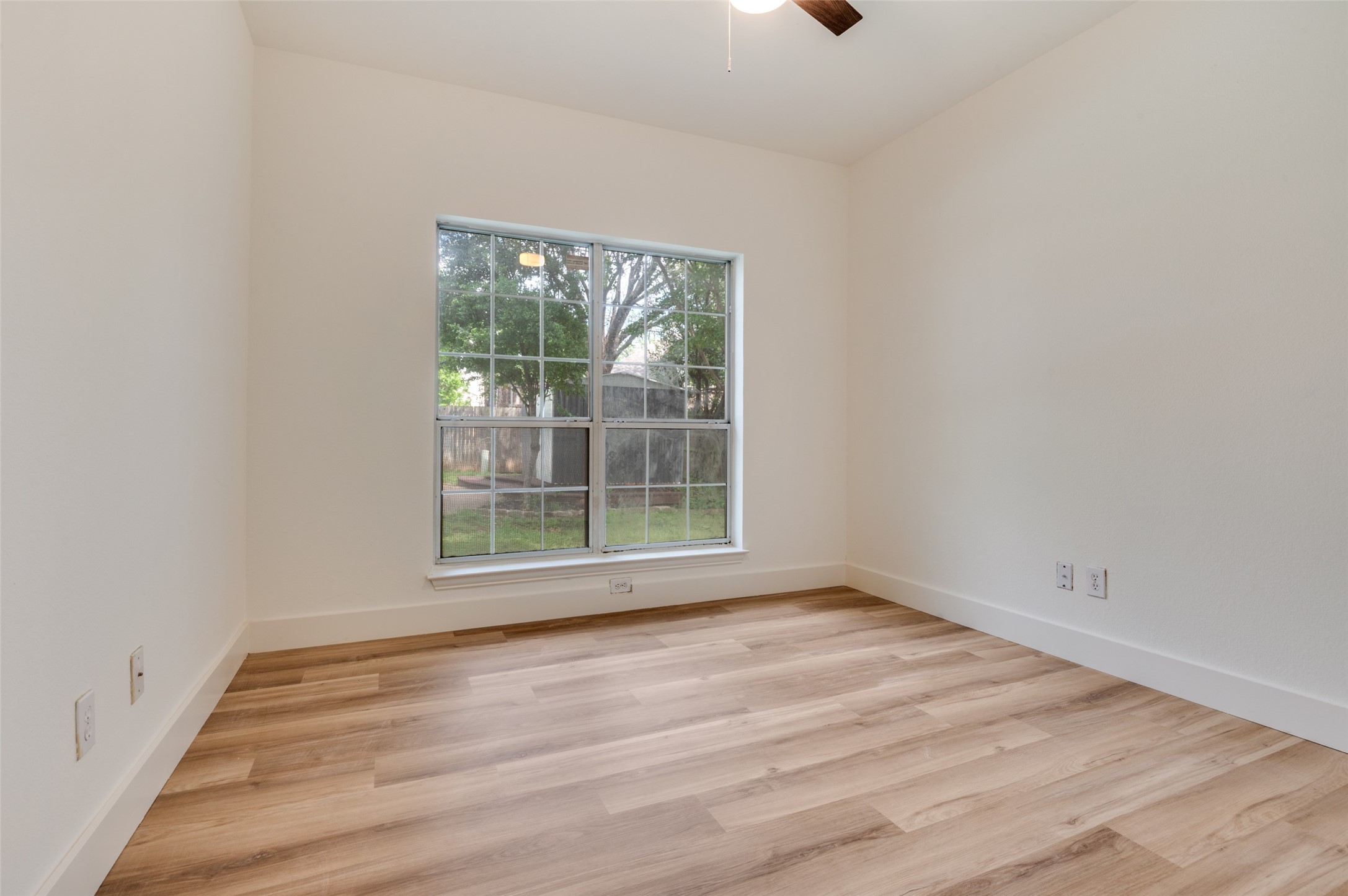 6215 Kingswood Drive Arlington TX 76001