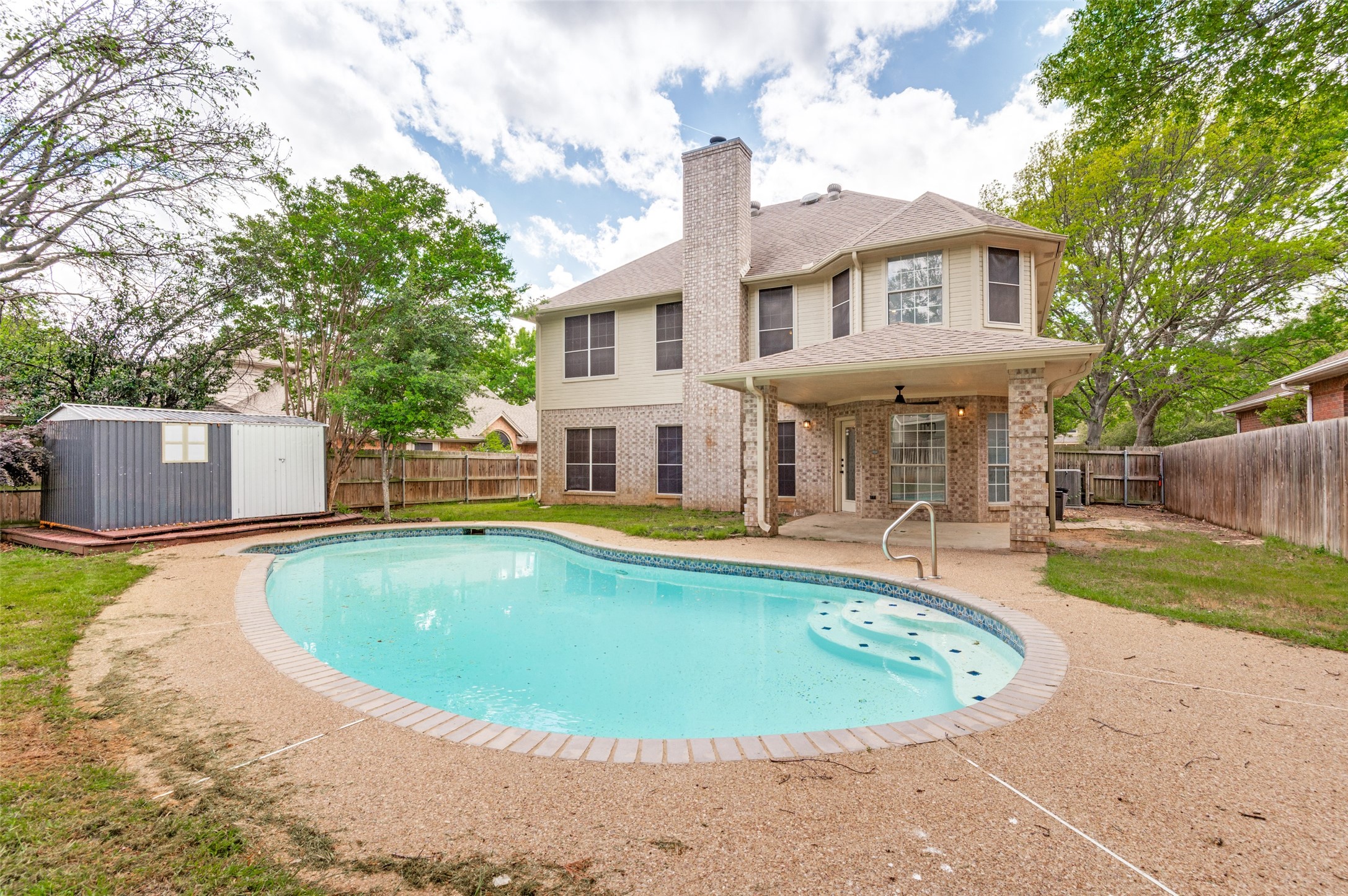 6215 Kingswood Drive Arlington TX 76001