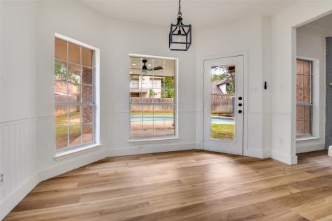 6215 Kingswood Drive Arlington TX 76001