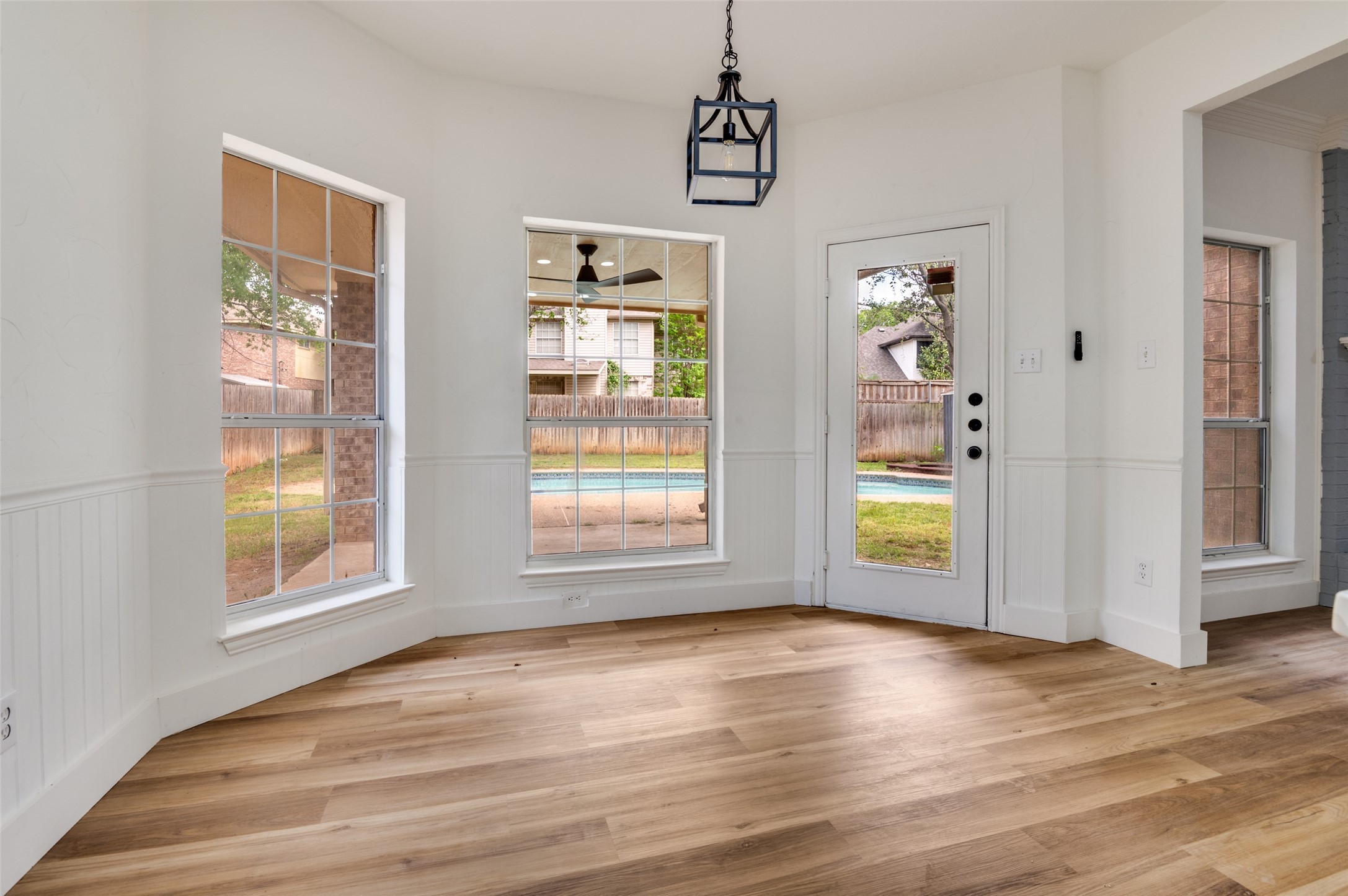 6215 Kingswood Drive Arlington TX 76001