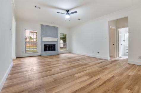 6215 Kingswood Drive Arlington TX 76001
