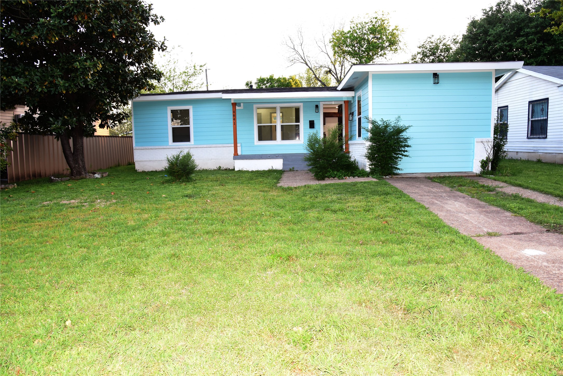 4841 Bromfield Street Dallas TX 75216