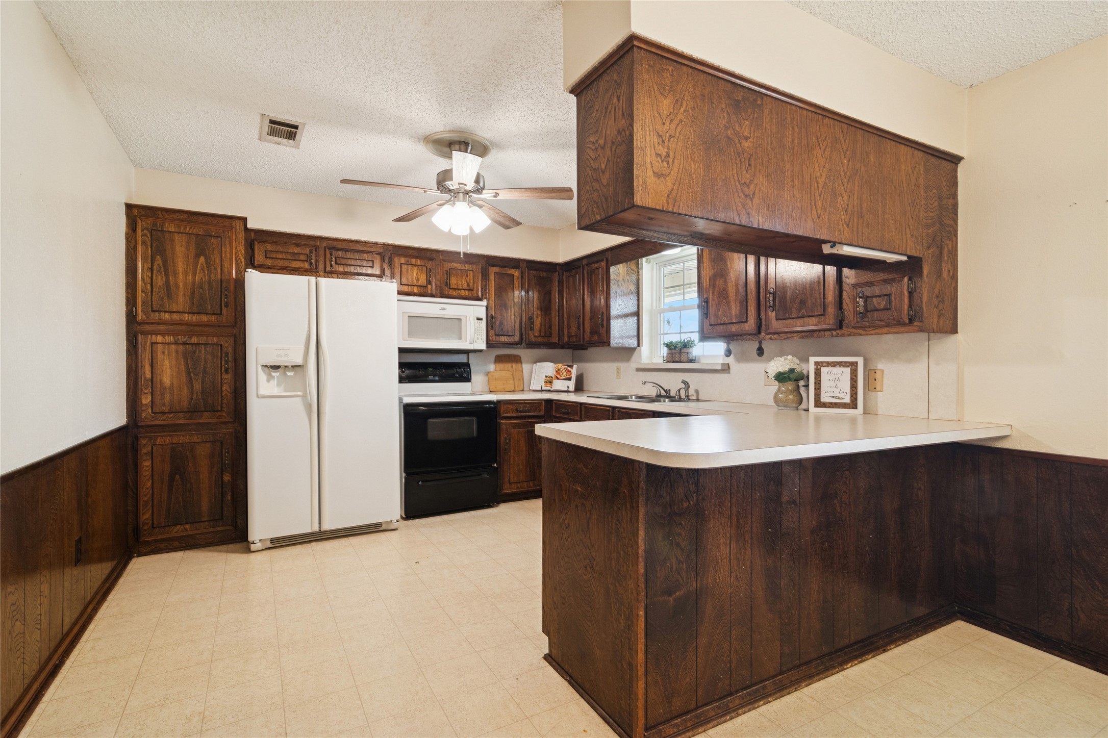 941 Maple Street Howe TX 75459