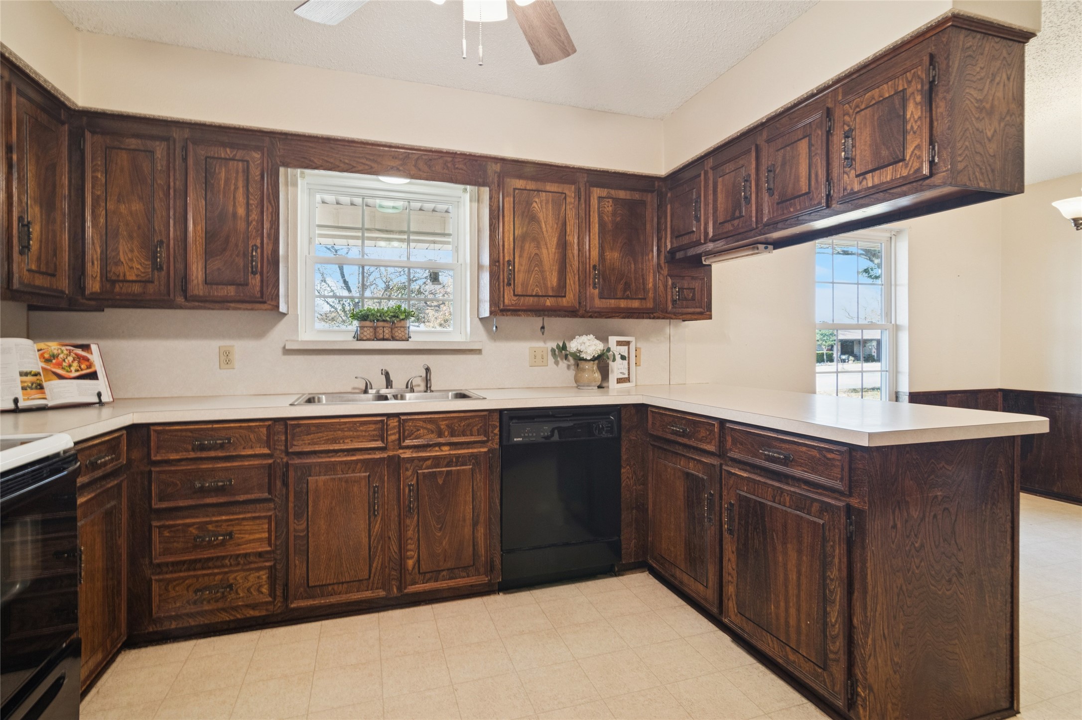 941 Maple Street Howe TX 75459