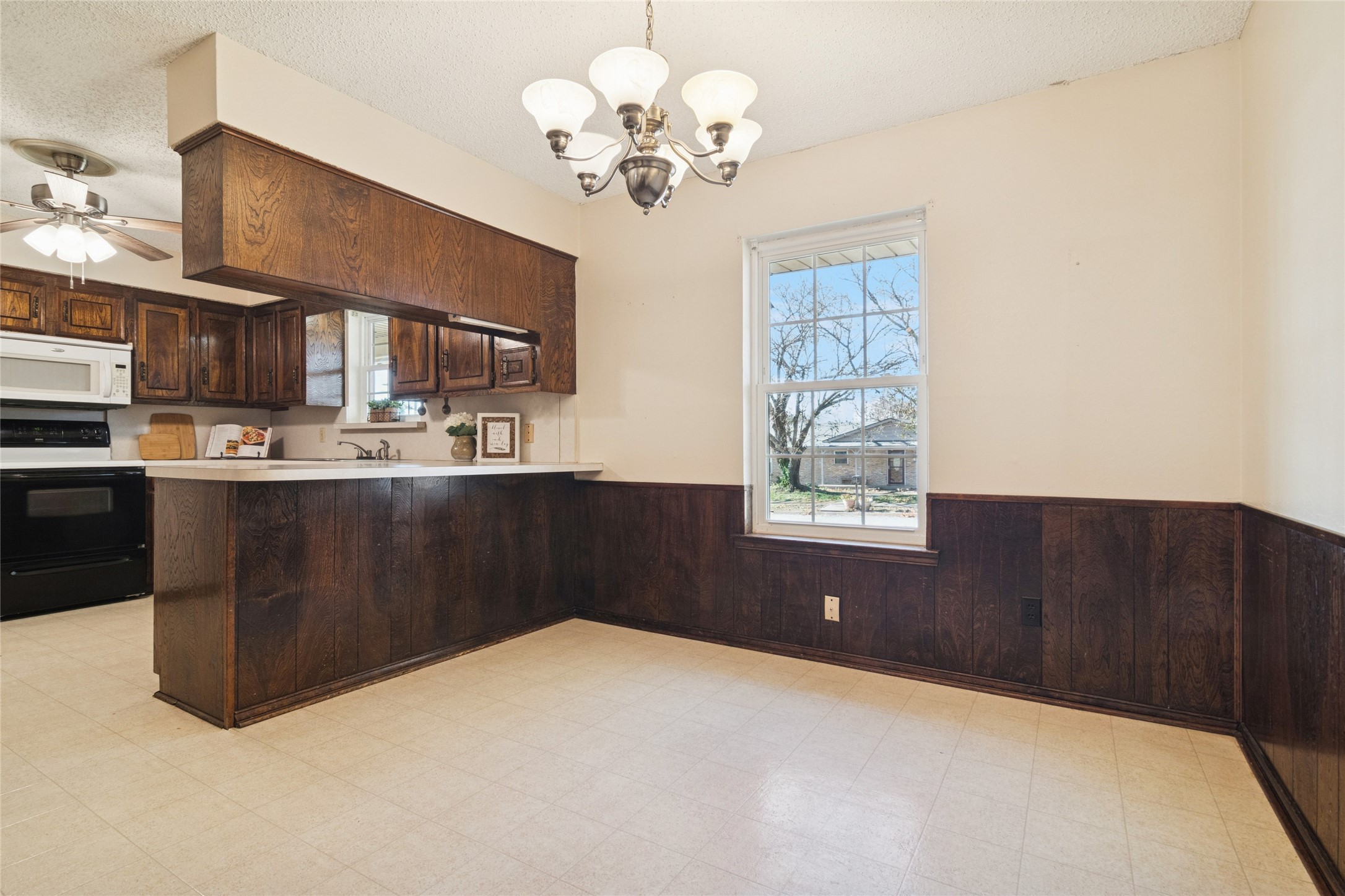941 Maple Street Howe TX 75459