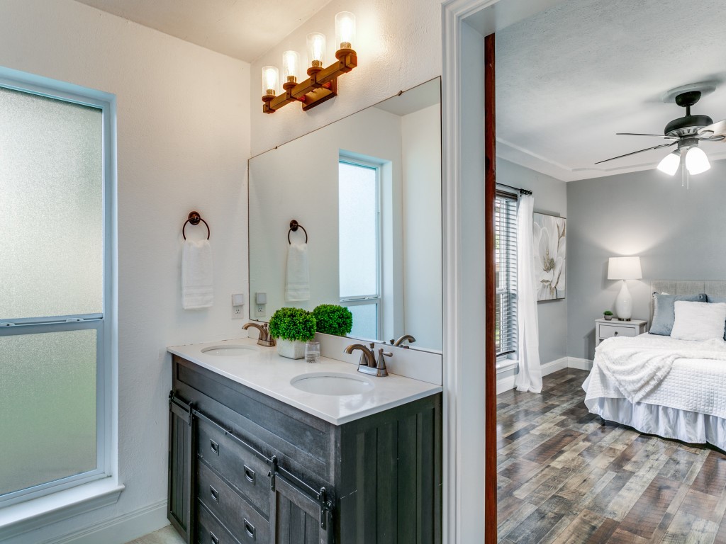 1605 Bedford Oaks Drive Bedford TX 76021