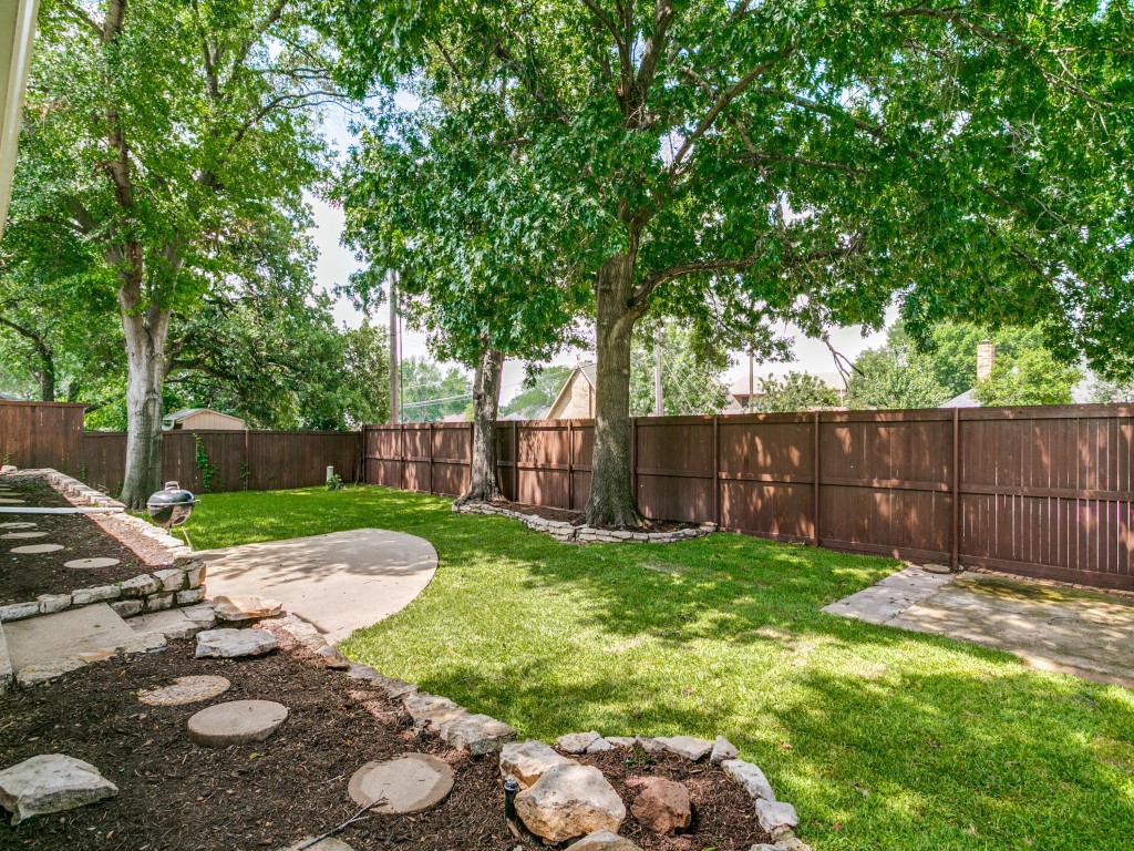1605 Bedford Oaks Drive Bedford TX 76021