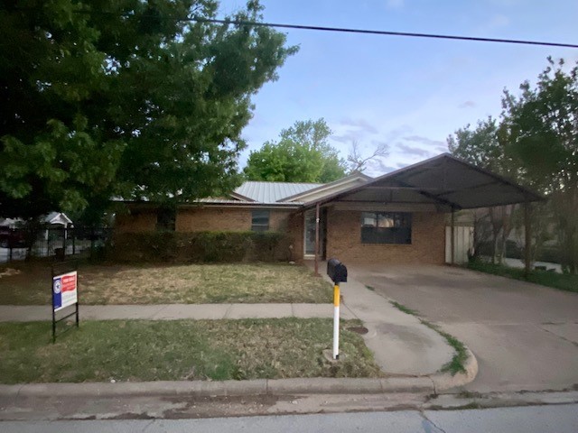 228 E Belknap Street Jacksboro TX 76458