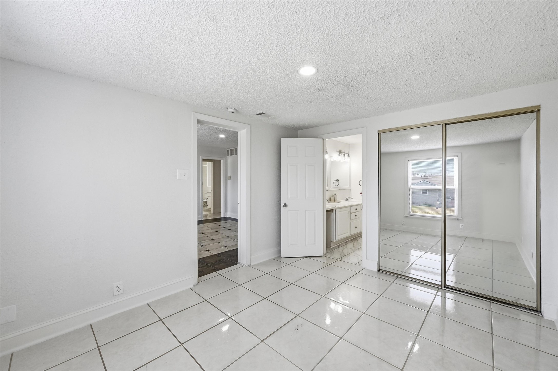 2813 La Monde Terrace Sansom Park TX 76114