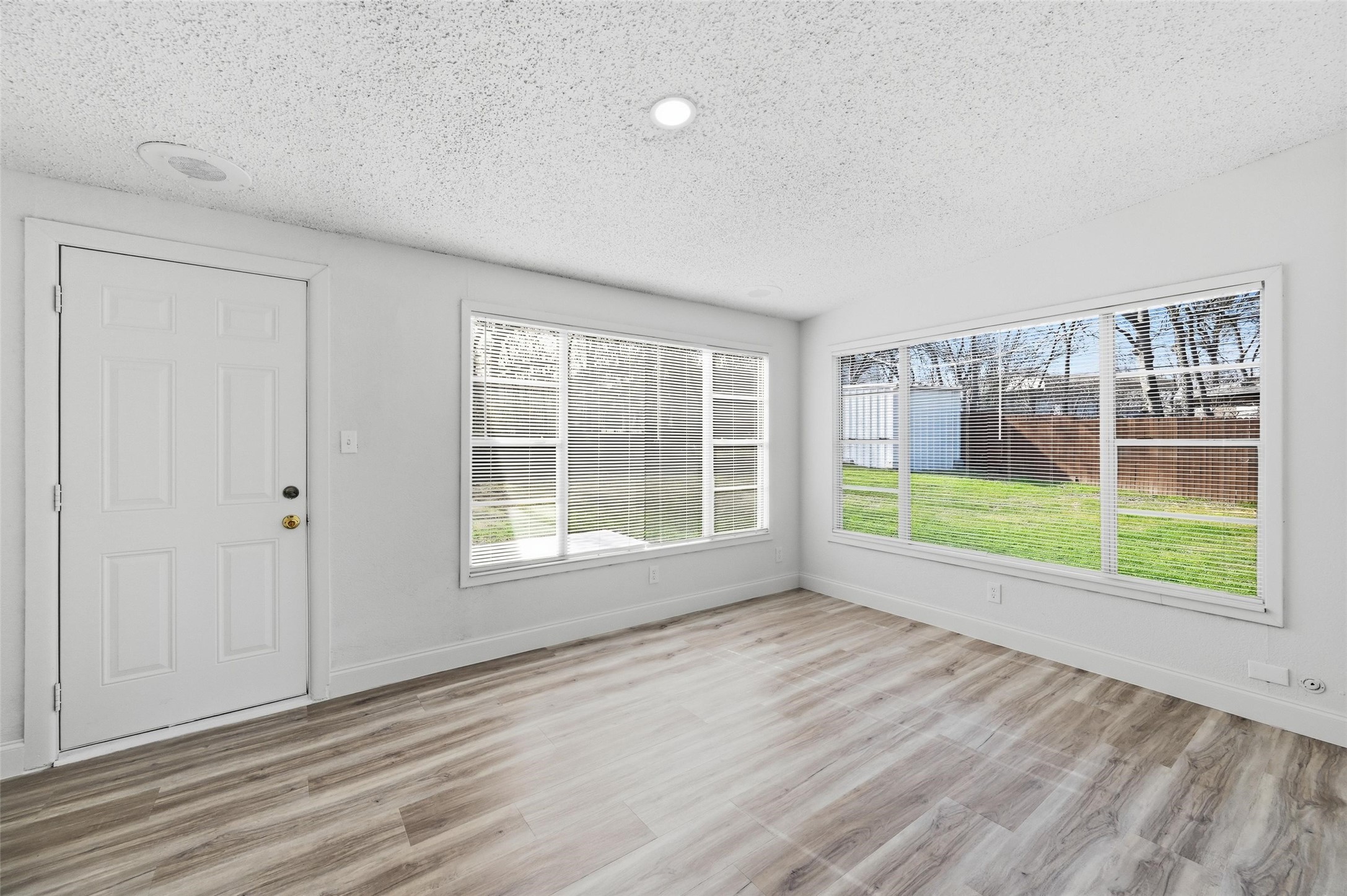 2813 La Monde Terrace Sansom Park TX 76114