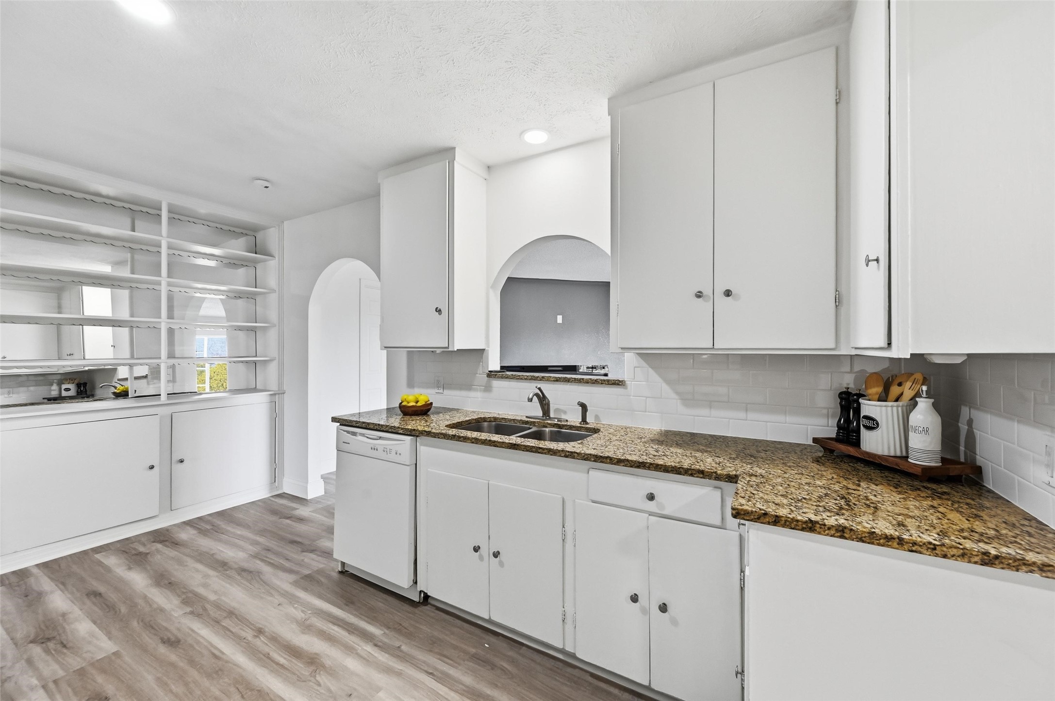 2813 La Monde Terrace Sansom Park TX 76114
