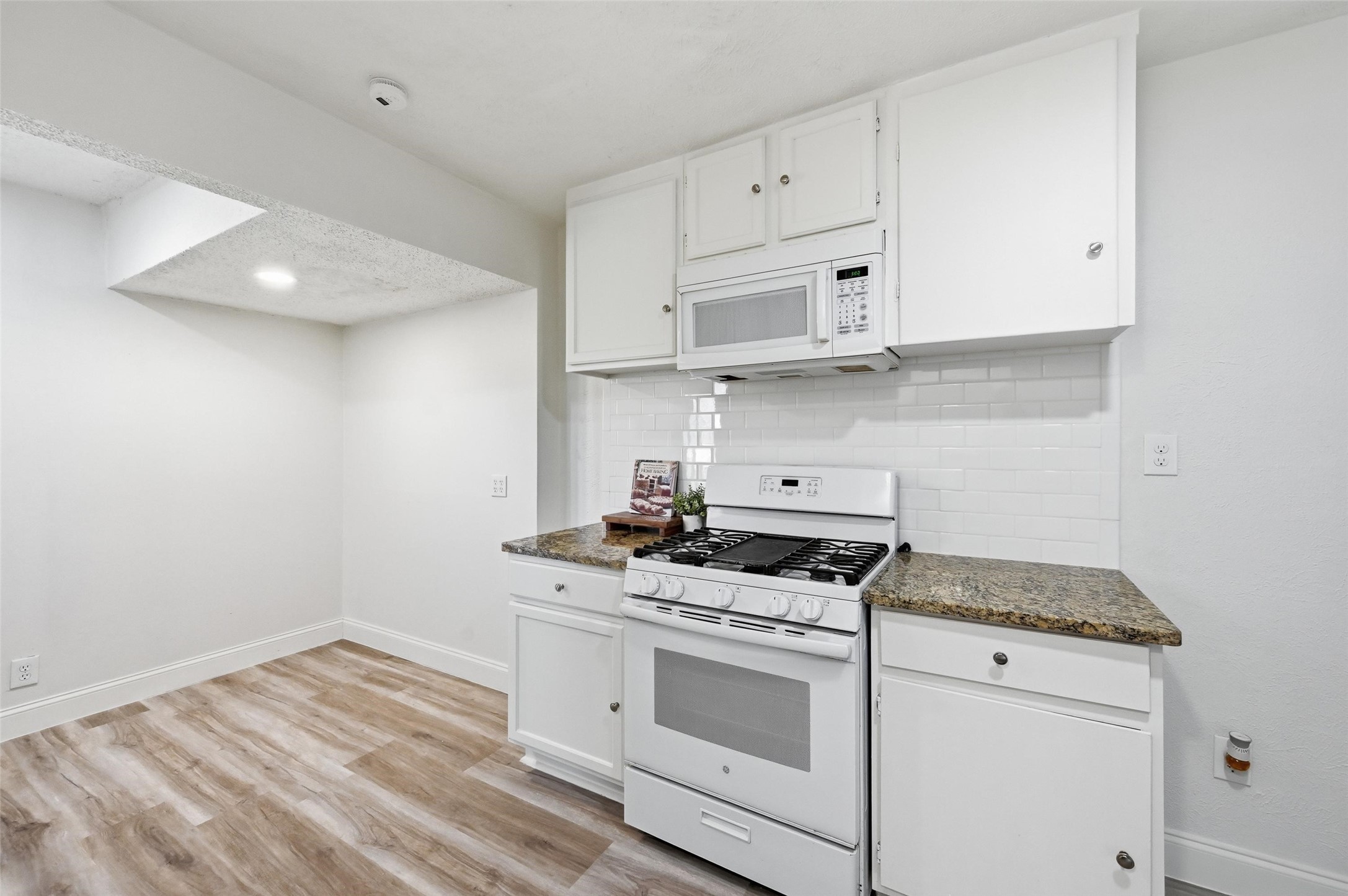 2813 La Monde Terrace Sansom Park TX 76114
