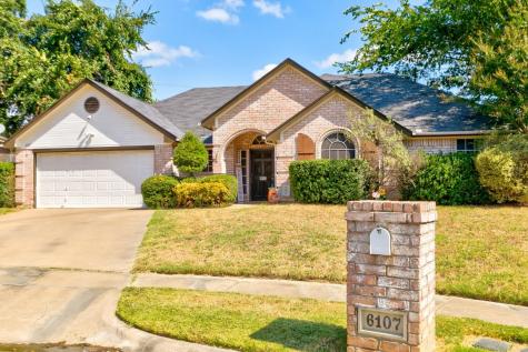 6107 Castle Creek Road Arlington TX 76017