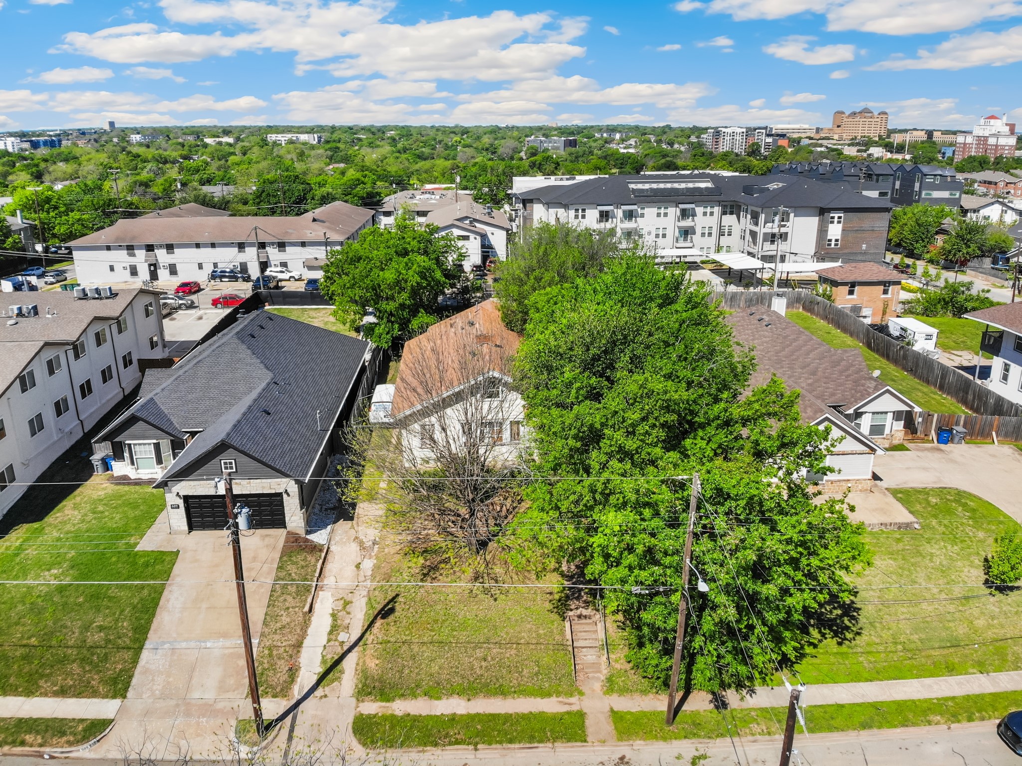 613 N Ewing Avenue Dallas TX 75203