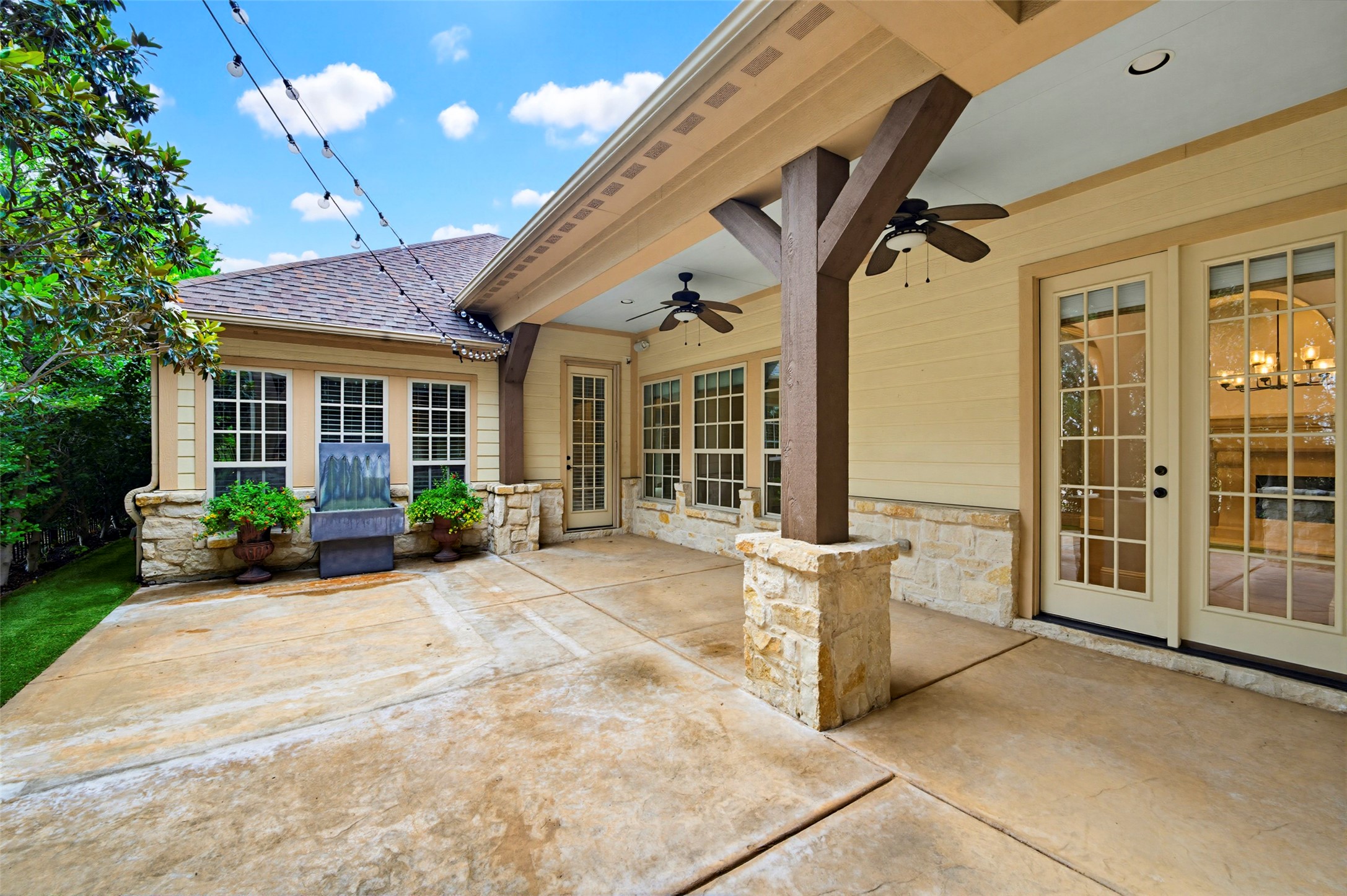 2201 Austin Waters Carrollton TX 75010