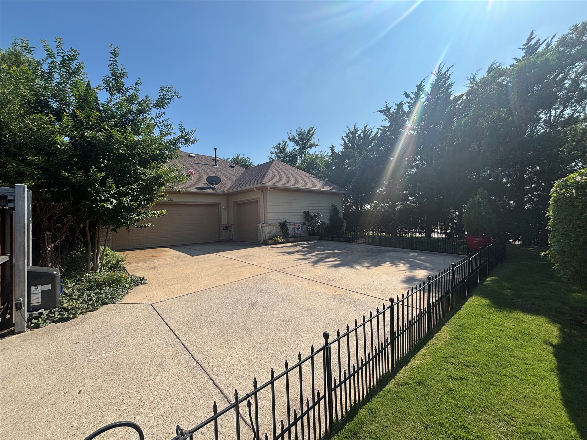 2201 Austin Waters Carrollton TX 75010