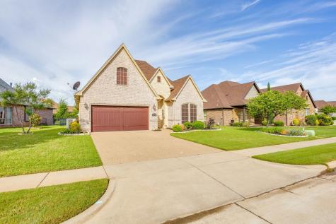2304 Marseilles Court Granbury TX 76048