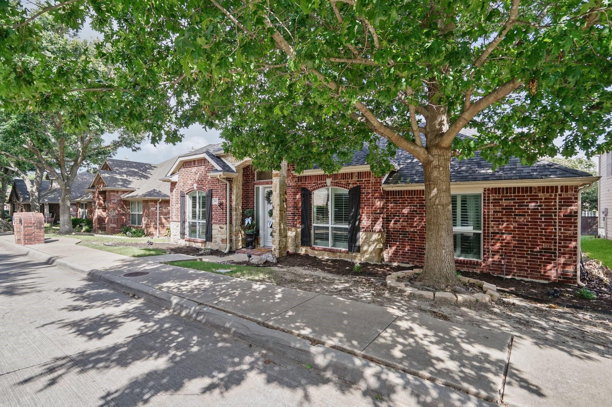 943 Briar Oaks Drive Rockwall TX 75087