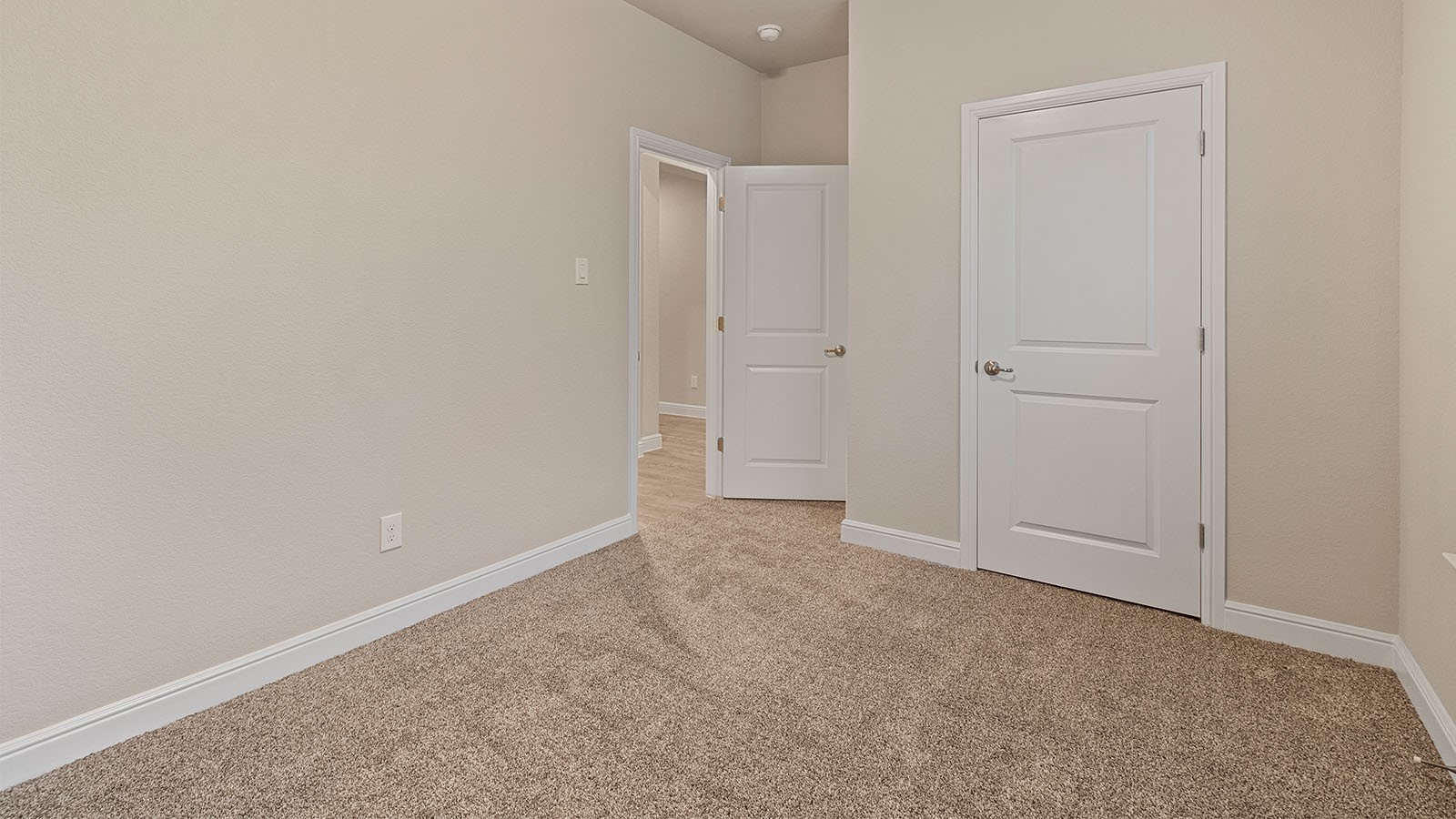 1437 Canterbury Trail Desoto TX 75115