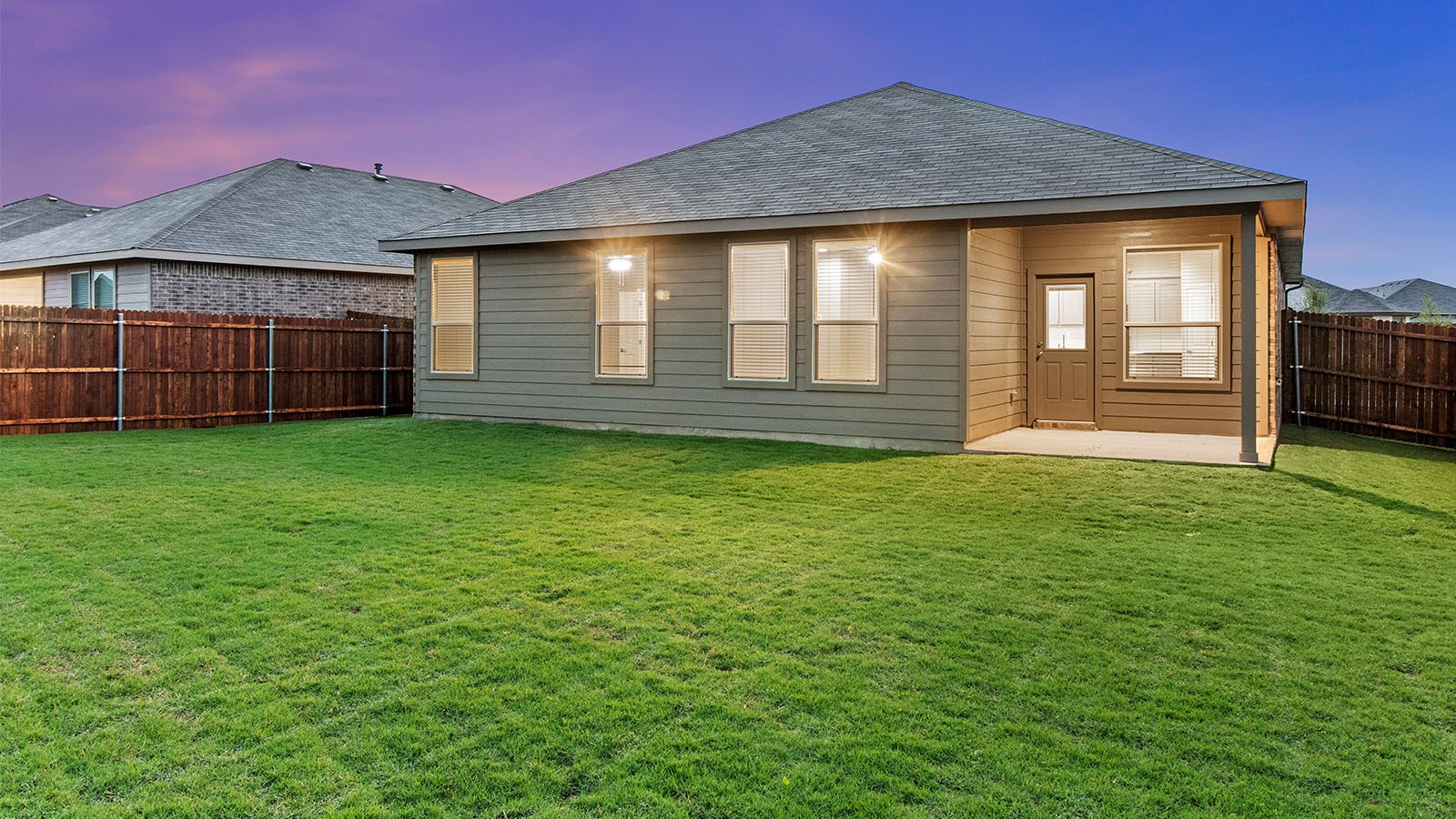 1437 Canterbury Trail Desoto TX 75115