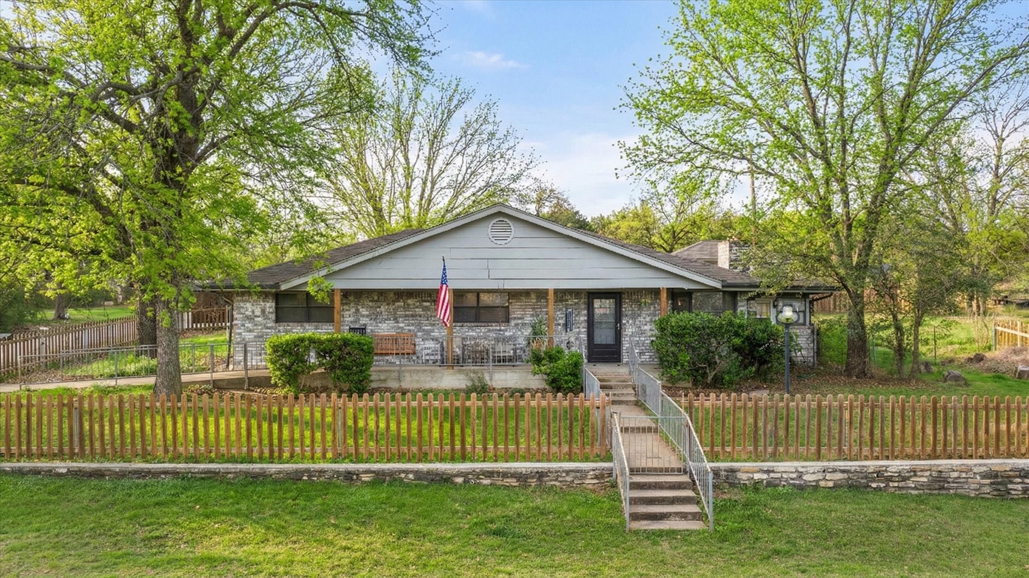 2708 Cedarhill Street Granbury TX 76048